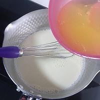 制作芒果双皮奶