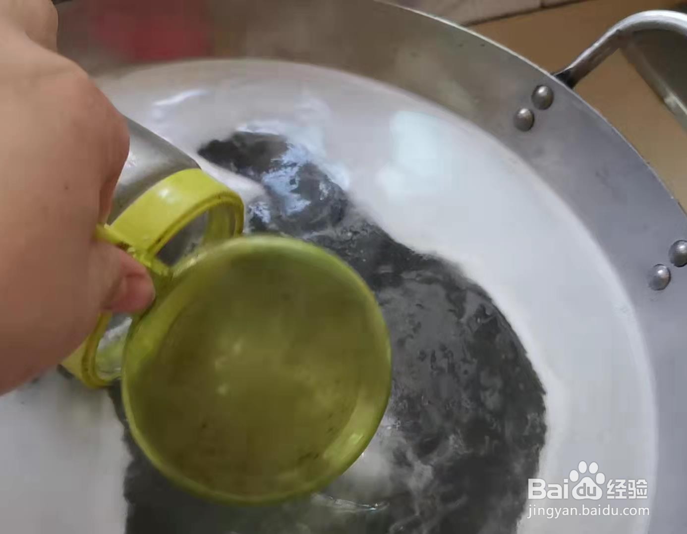 轻松清洁锅碗瓢盆等陈年油污垢小妙招，效果超好