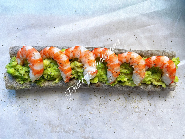 牛油果虾仁卷饼