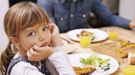 <b>怎么引导一个孩子独立吃饭</b>