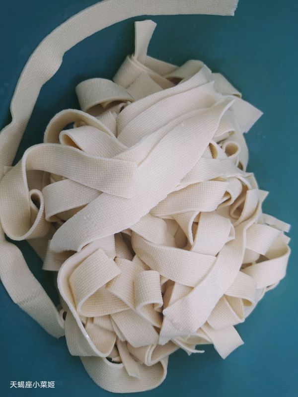 鸡汁尖椒干豆腐