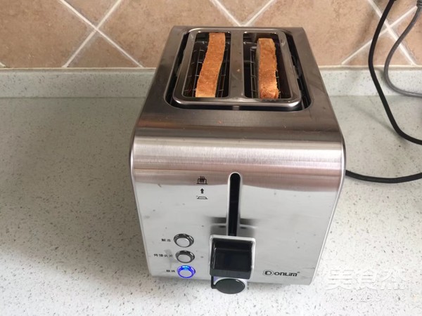 鸡蛋西红柿三明治