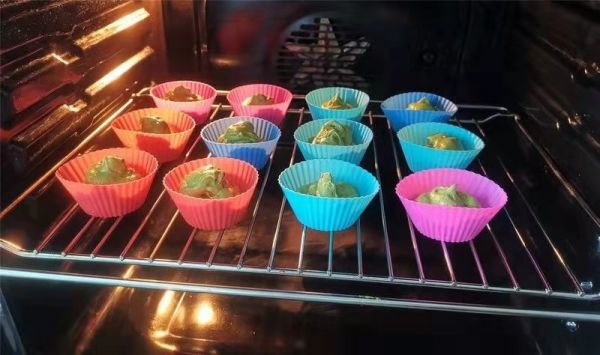 抹茶葡萄干杯子蛋糕