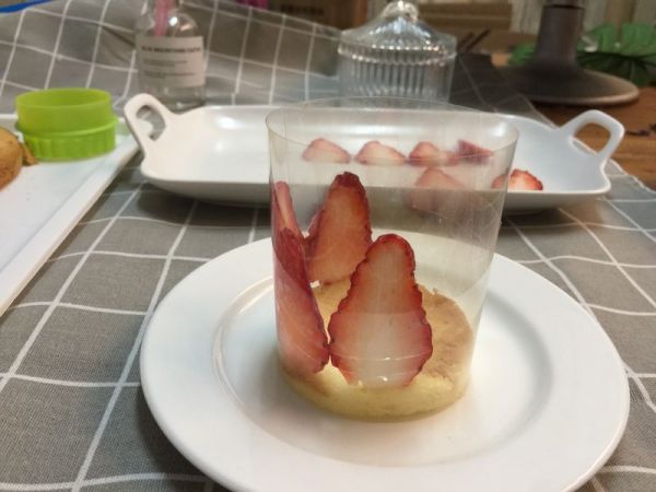 草莓蛋糕~送给最美的妈妈