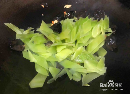 莴笋木耳炒鸡蛋来啦，特别好吃又简单