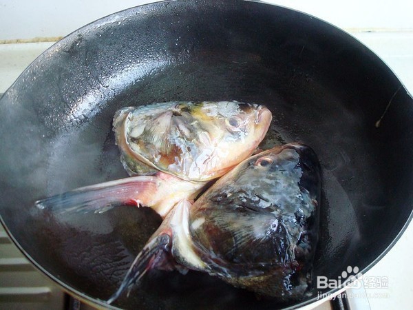 美味的鱼头苕粉煲