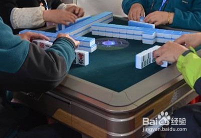 租客在出租房里打麻将怎么办？