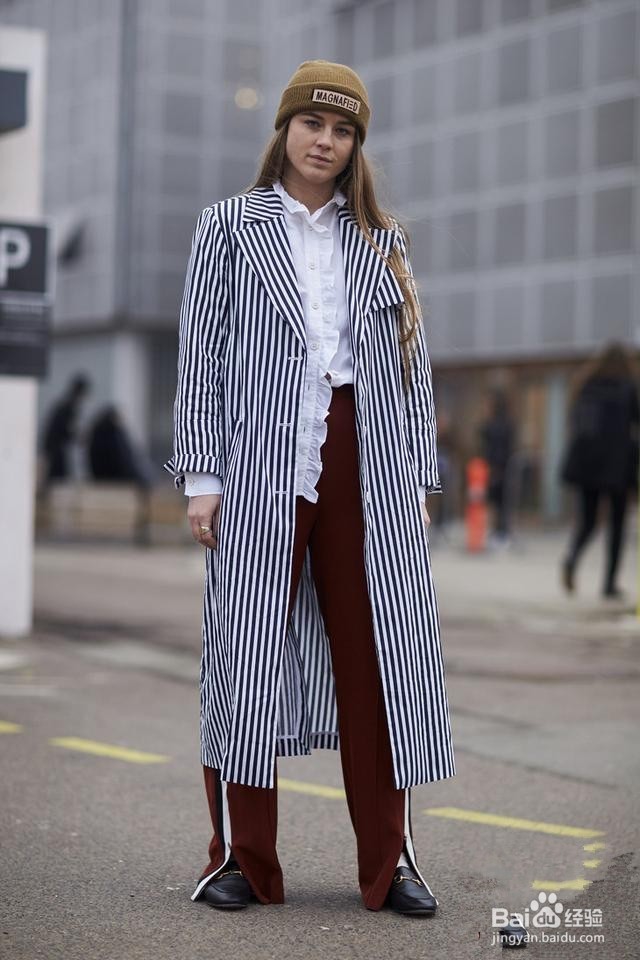 今年流行下装开衩，这么穿果然显腿长！