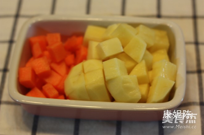 土豆排骨杂粮饭