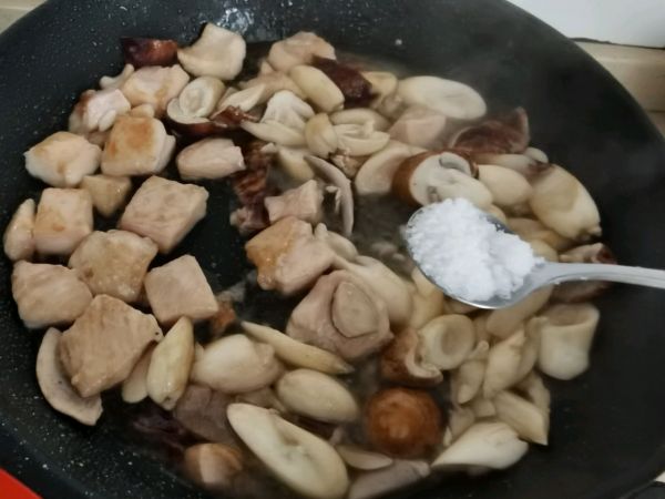 大球盖菇煎鸡胸