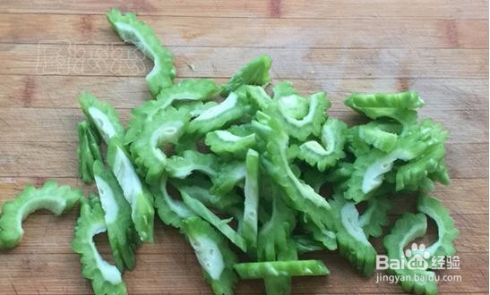 苦瓜炒虾仁的做法