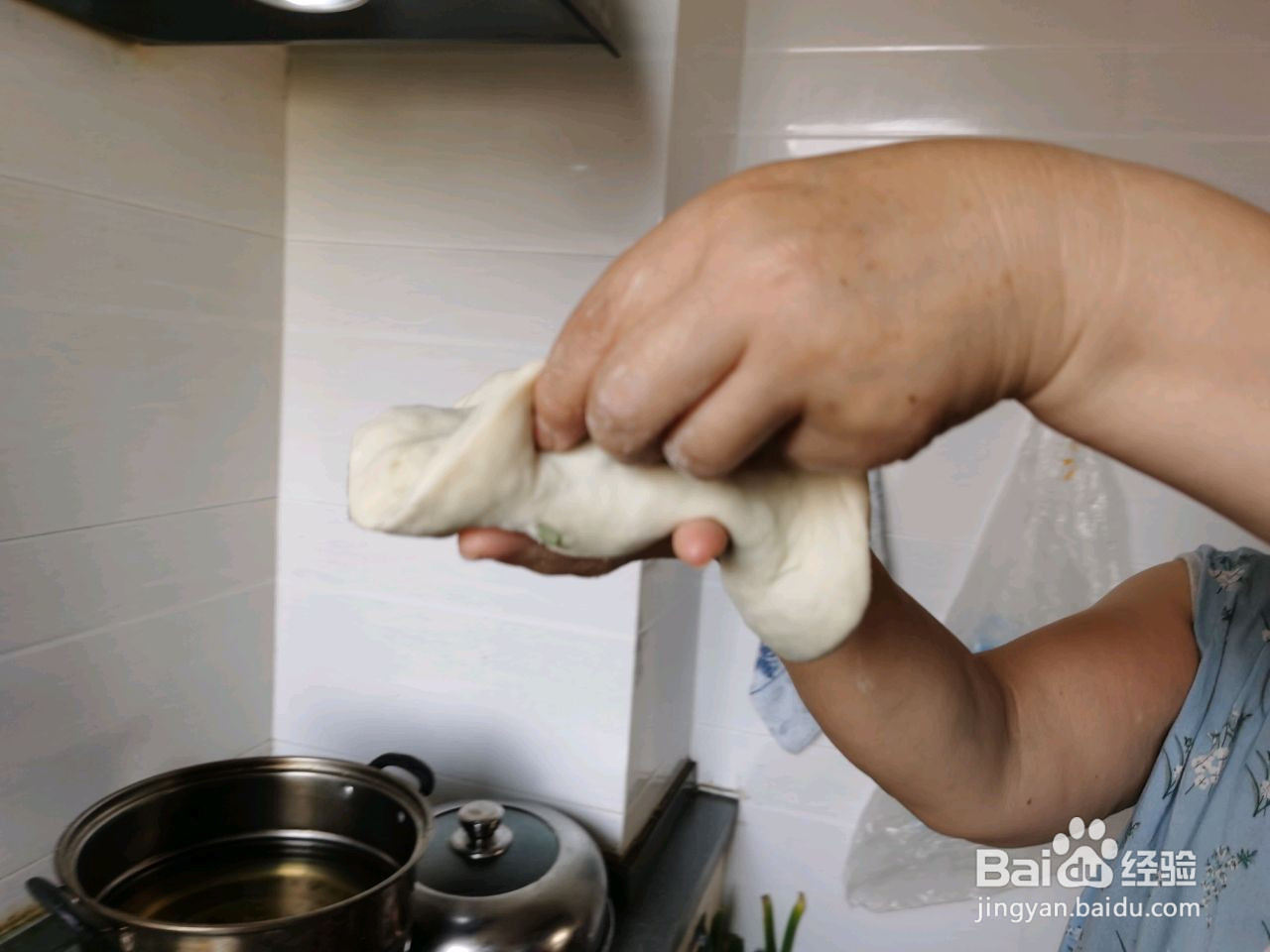 韭菜鸡蛋饼的做法