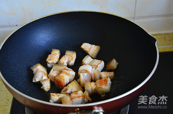 香菇炖肉的做法