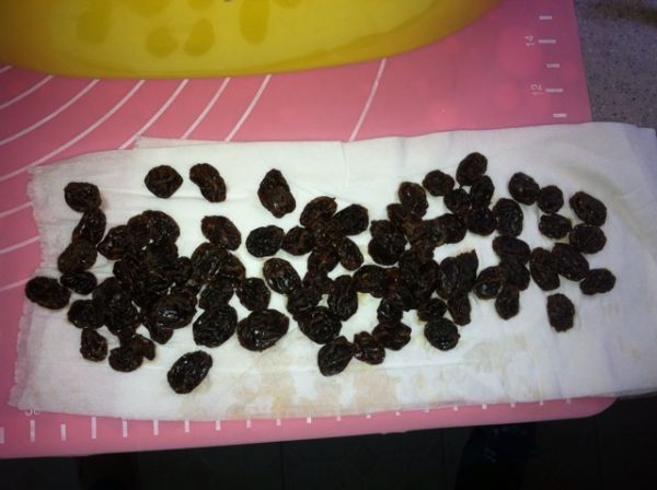 葡萄干花环面包