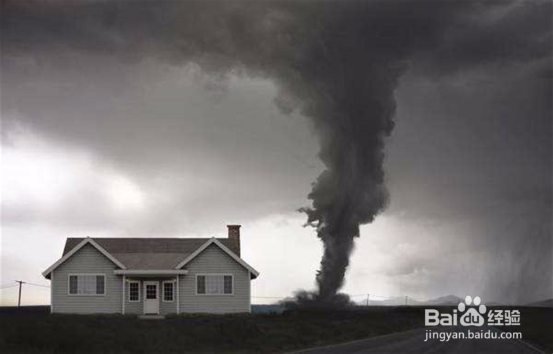 龙卷风来临时怎样保护自己 遭遇龙卷风怎样自救