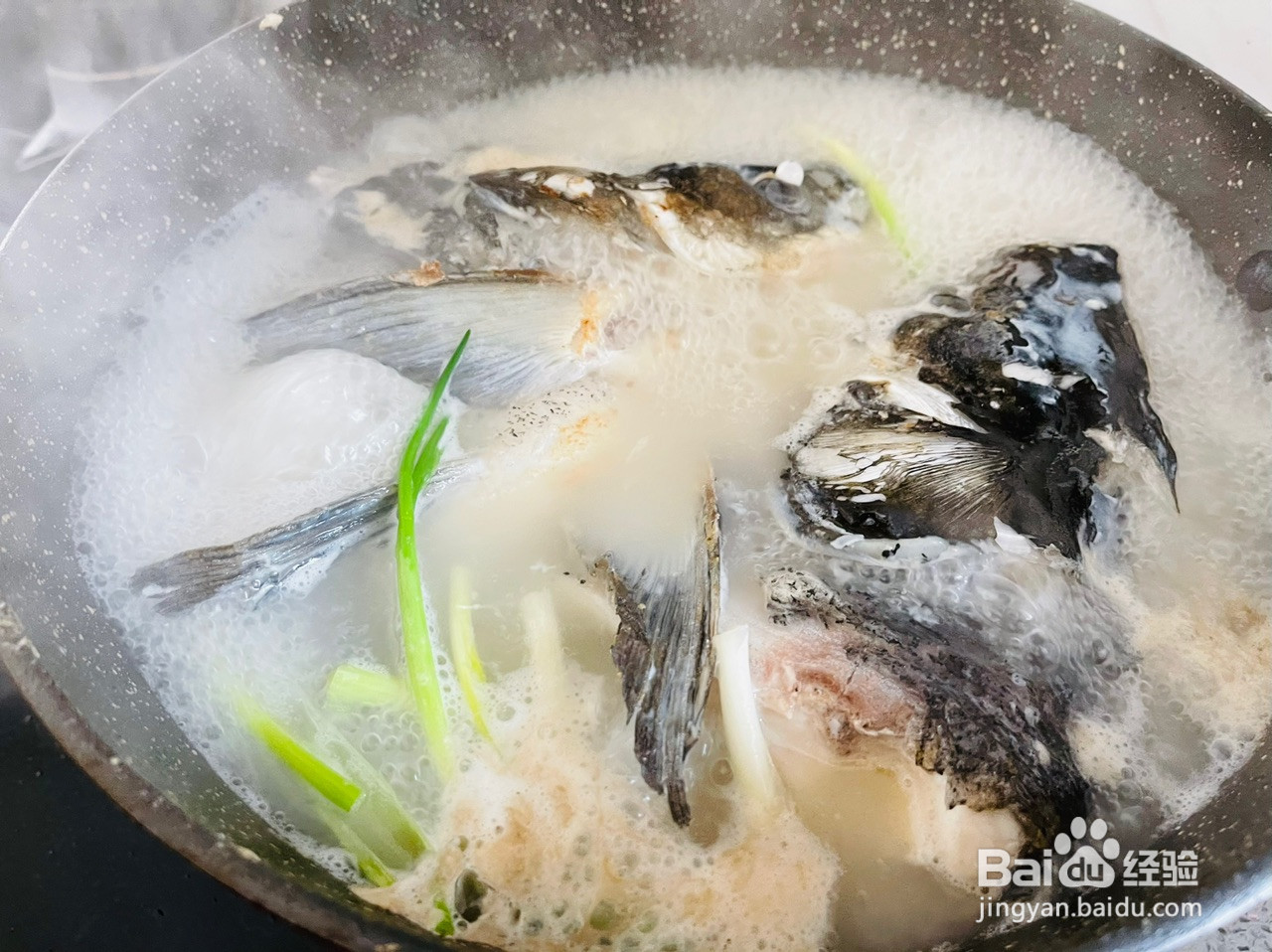 汤鲜味美的鱼头豆腐汤的做法