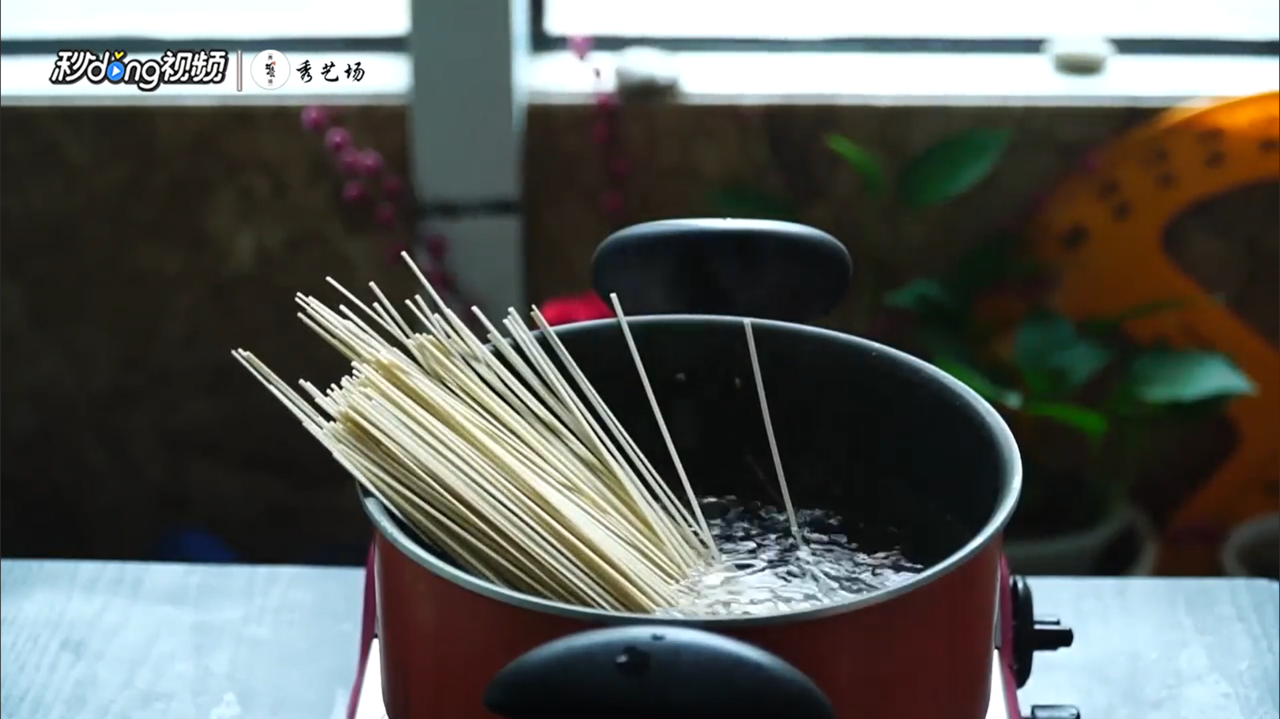 葱花鸡蛋面怎么做