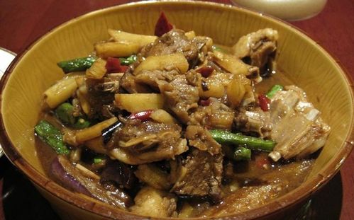 怎样在新疆旅游时找美食