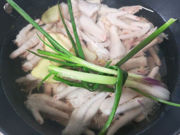 网红柠檬酸辣凤爪