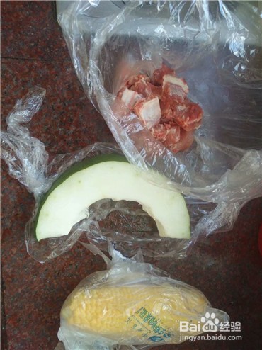 冬瓜排骨玉米汤做法