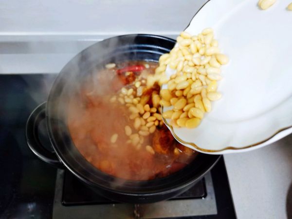胶原蛋白蛋白黄豆焖猪蹄