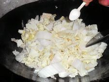 自家冬天腌制的-----腊鱼炒白菜