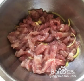 如何做芹菜炒金针菇