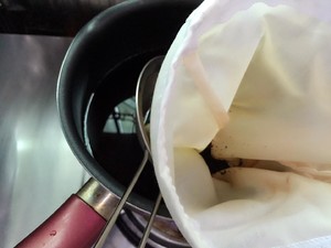 港式奶茶用什么红茶做?我超级喜欢港式奶茶,屡次试验不得要领。做不出味道,郁闷。
