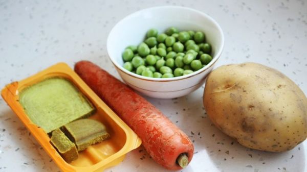 咖喱土豆鸡丁饭