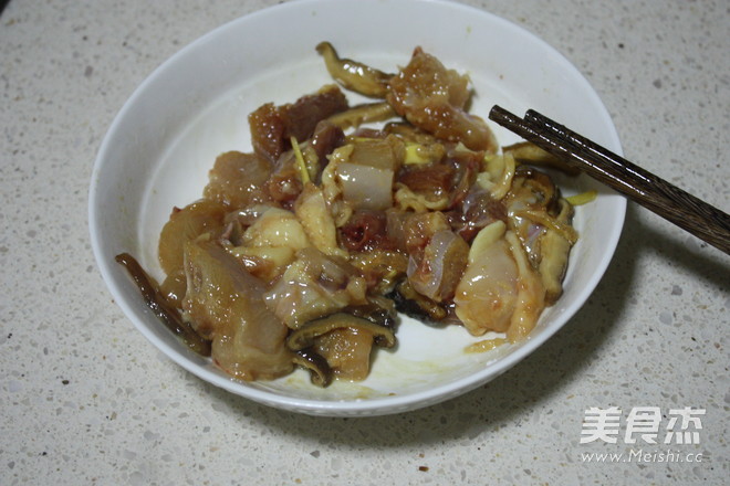 香菇滑鸡煲仔饭