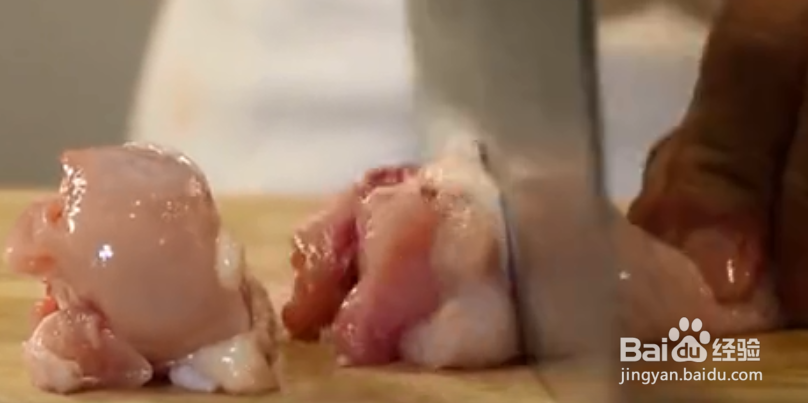 如何做一盘美味的土豆炖鸡块