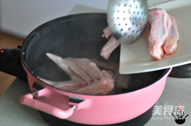 酱焖鸭翅的做法