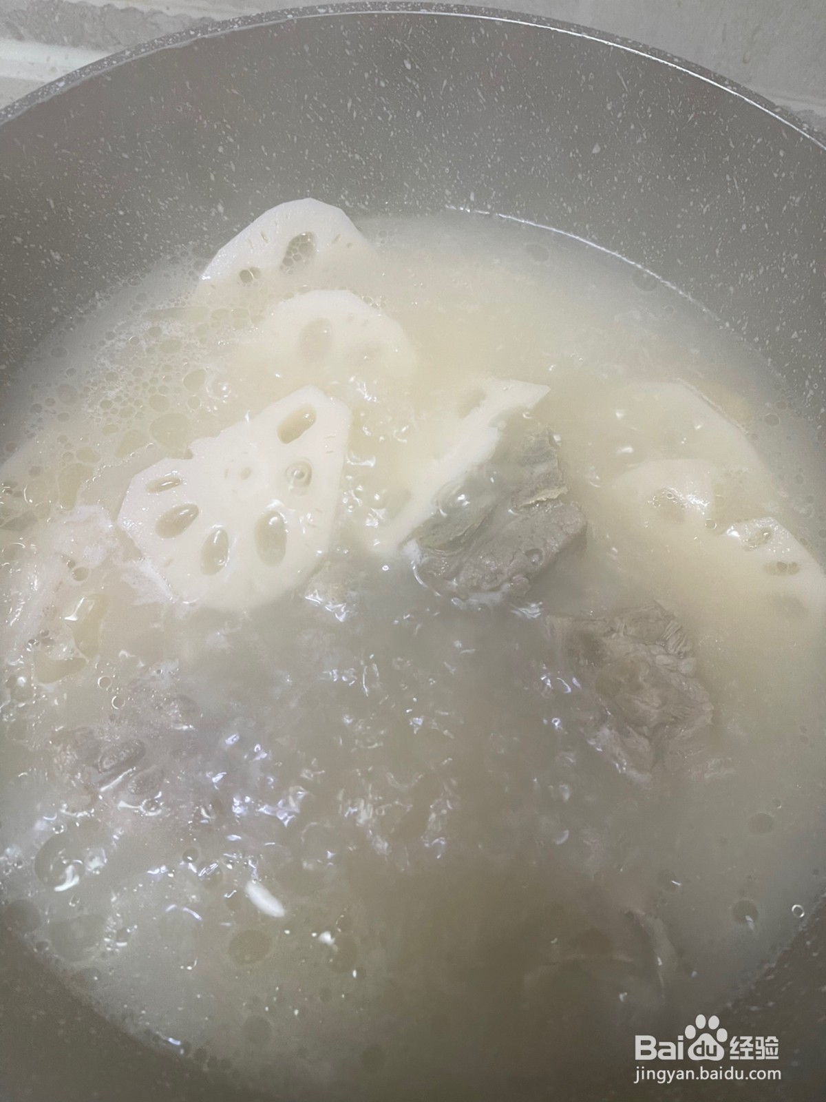 排骨莲藕汤的做法