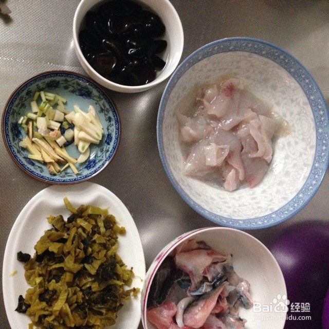 酸菜鲈鱼的做法