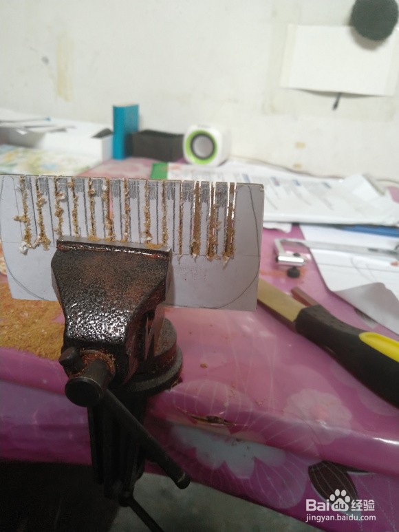手工做一个简单漂亮实用的梳子