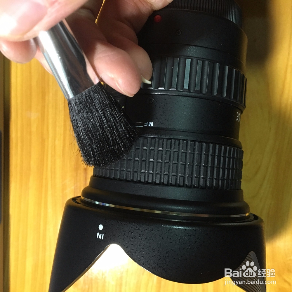 如何清洁单反镜头