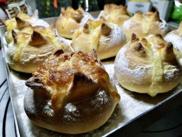 熔岩芝士小面包