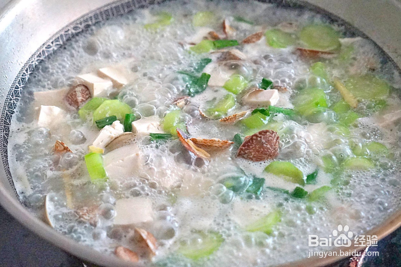 蛤蜊丝瓜豆腐汤