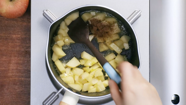 肉桂苹果吐司派
