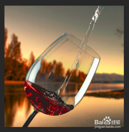 怎么用PS抠出水流入杯子的图片