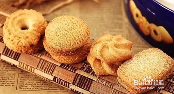 受潮的饼干重新恢复酥脆的办法？