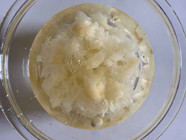 红心火龙果银耳汤