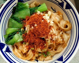 油泼麻辣刀削面