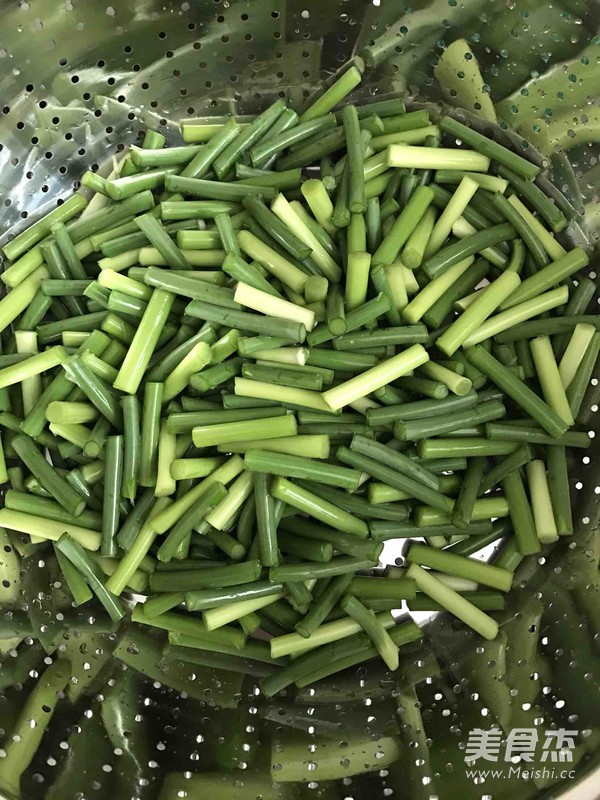 肉炒蒜薹的做法
