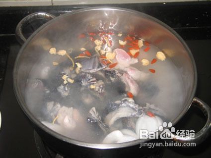 花旗参乌鸡汤