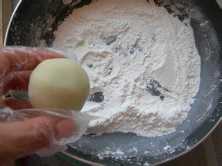 中秋节：[1]如何做豆沙馅冰皮月饼