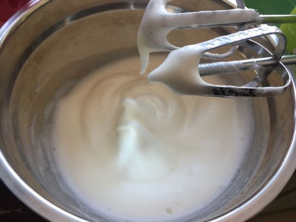 草莓奶油蛋糕卷