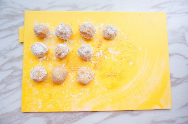 花生流沙猪猪汤圆