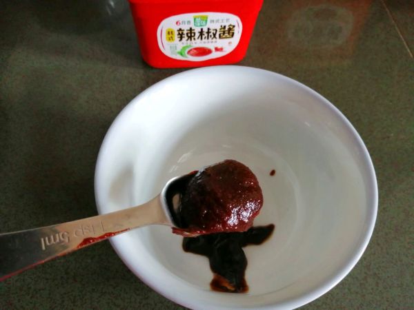 鸡蛋酱拌手擀面