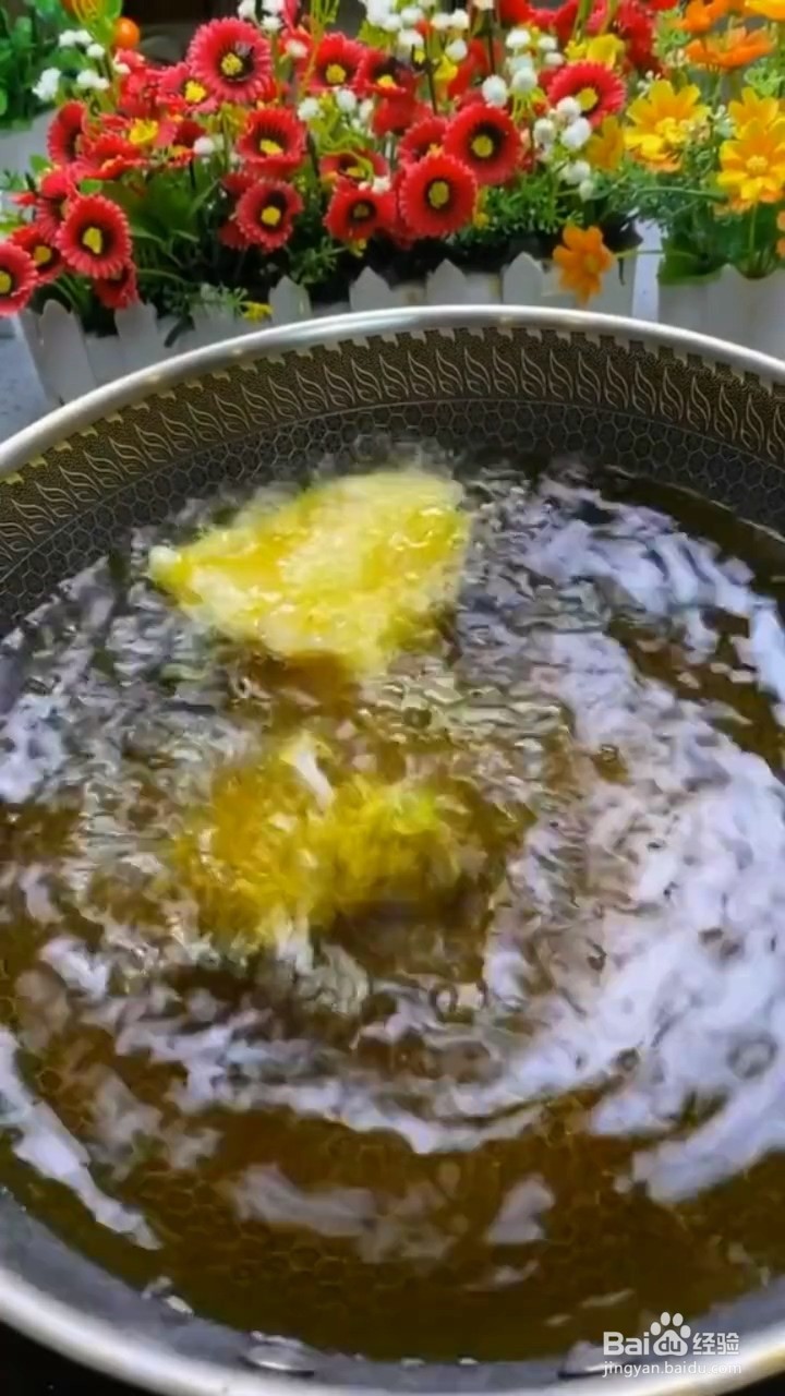 如何制作香菜炒锅包肉?